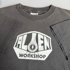 Vintage Alien Workshop T-Shirt Mens Medium Gray Logo Fader Made USA Skateboard